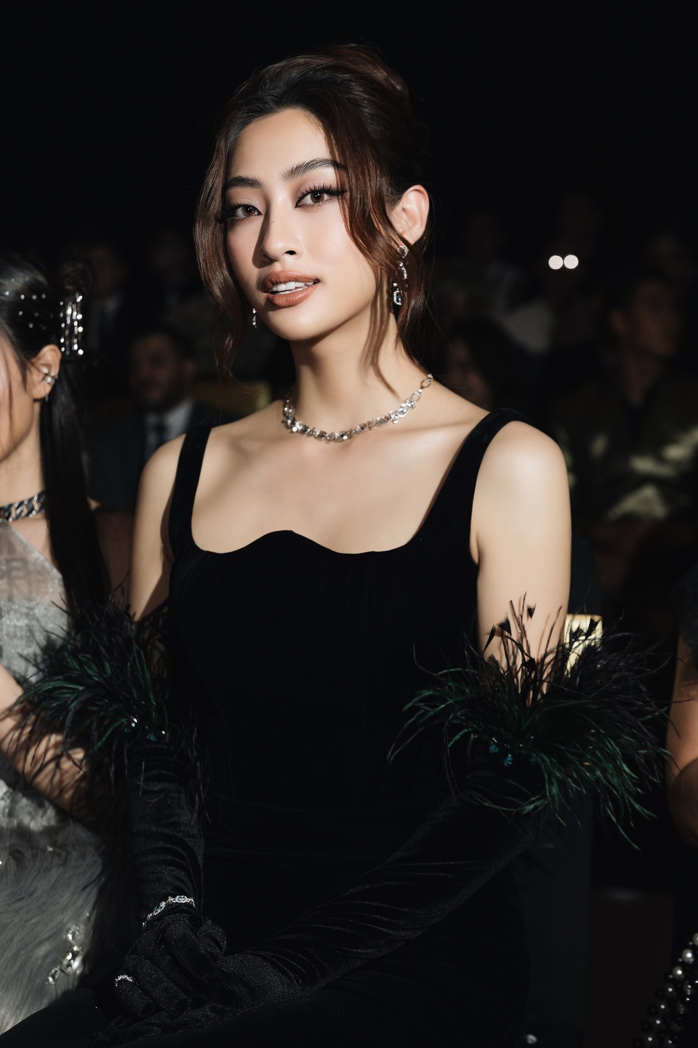 Luong Thuy Linh,  Minh Tu,  Tieu Vy anh 1