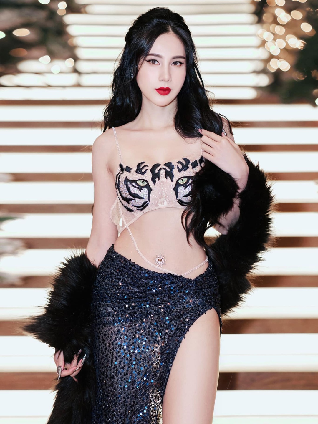 Hoa hậu Mai Phương,  Phương Anh,  Ngọc Trinh,  Đỗ Long ảnh 3 Hoa hau Mai Phuong,  Phuong Anh,  Ngoc Trinh,  Do Long anh 3