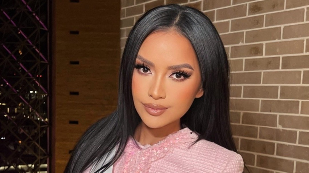 Phong cach thoi trang kem chat luong cua Ngoc Chau o Miss Universe hinh anh