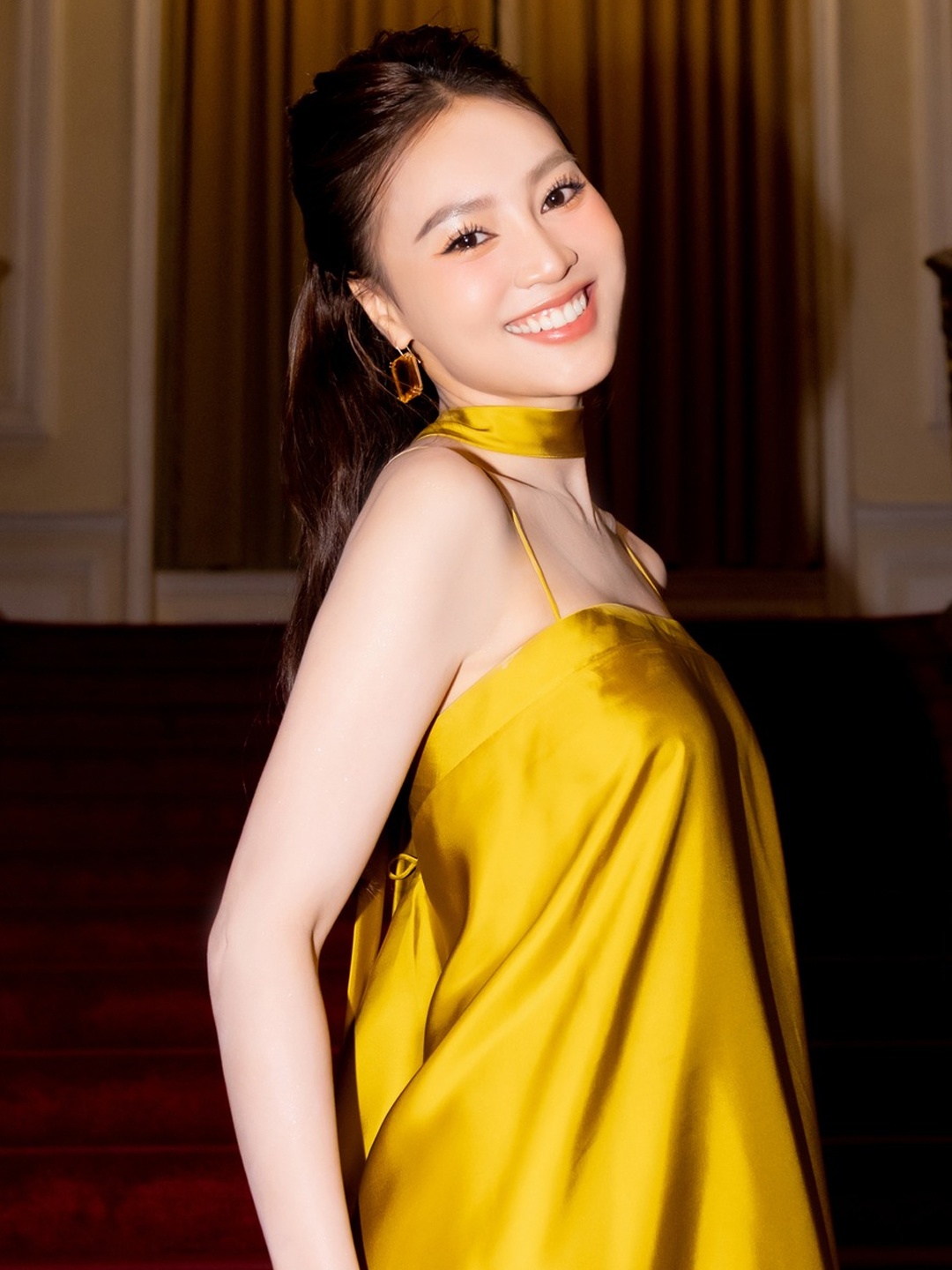 Thuy Ngan,  Angela Phuong Trinh,  Ninh Duong Lan Ngoc anh 5