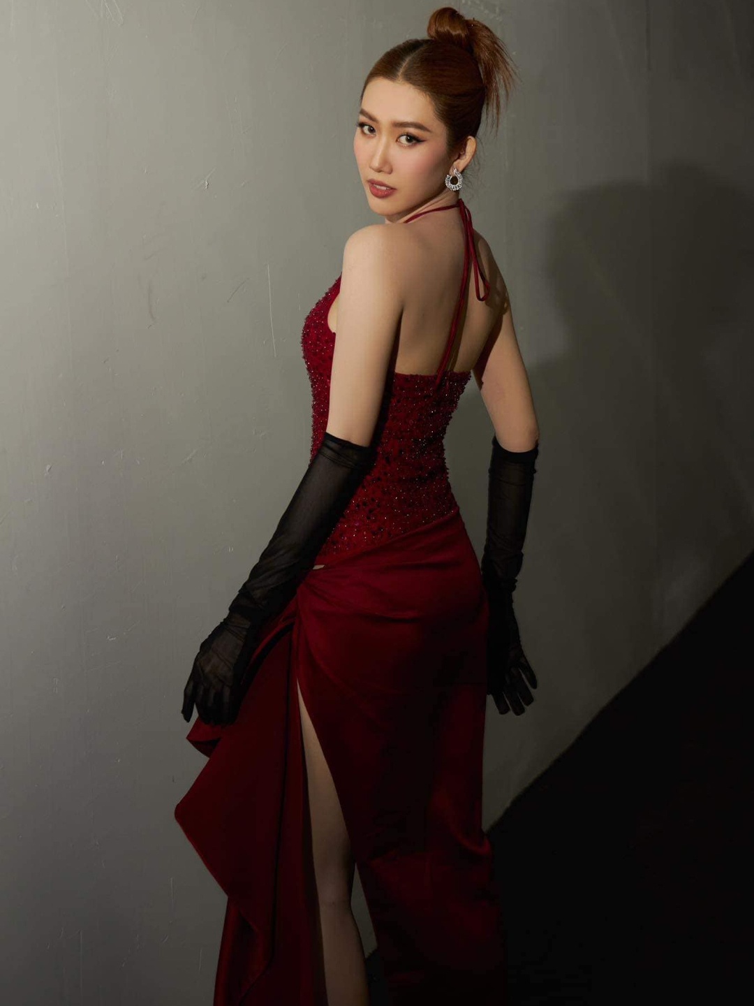 Thuy Ngan,  Angela Phuong Trinh,  Ninh Duong Lan Ngoc anh 2