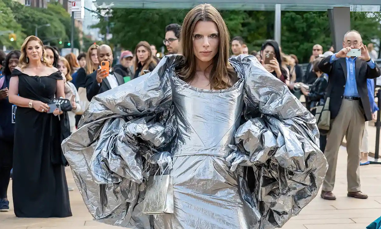 Kim Duyen,  Loi trang phuc anh 5