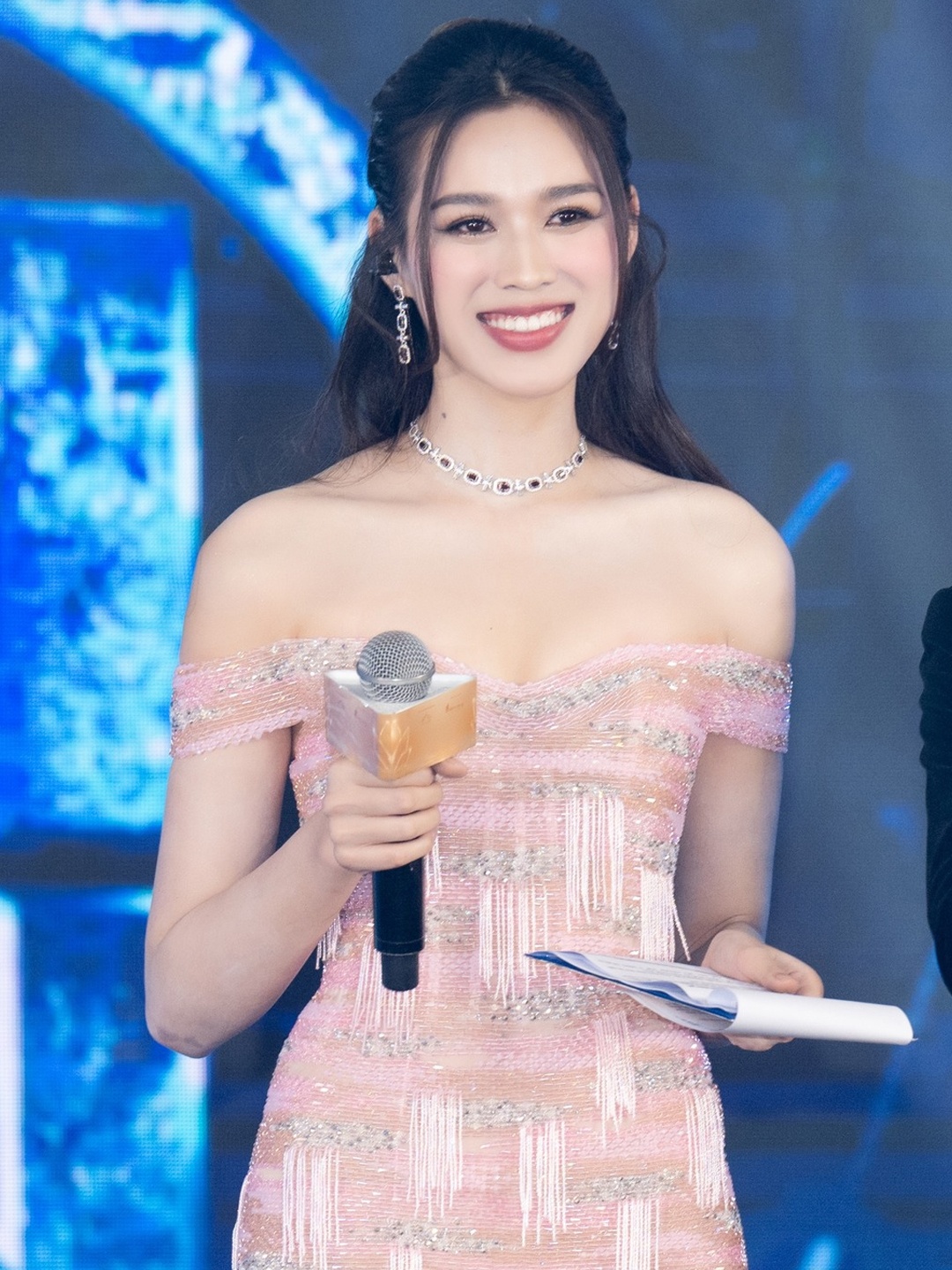 Minh Tú,  Thùy Tiên,  Tuyết Như,  Khánh Vân ảnh 7 Minh Tu,  Thuy Tien,  Tuyet Nhu,  Khanh Van anh 7