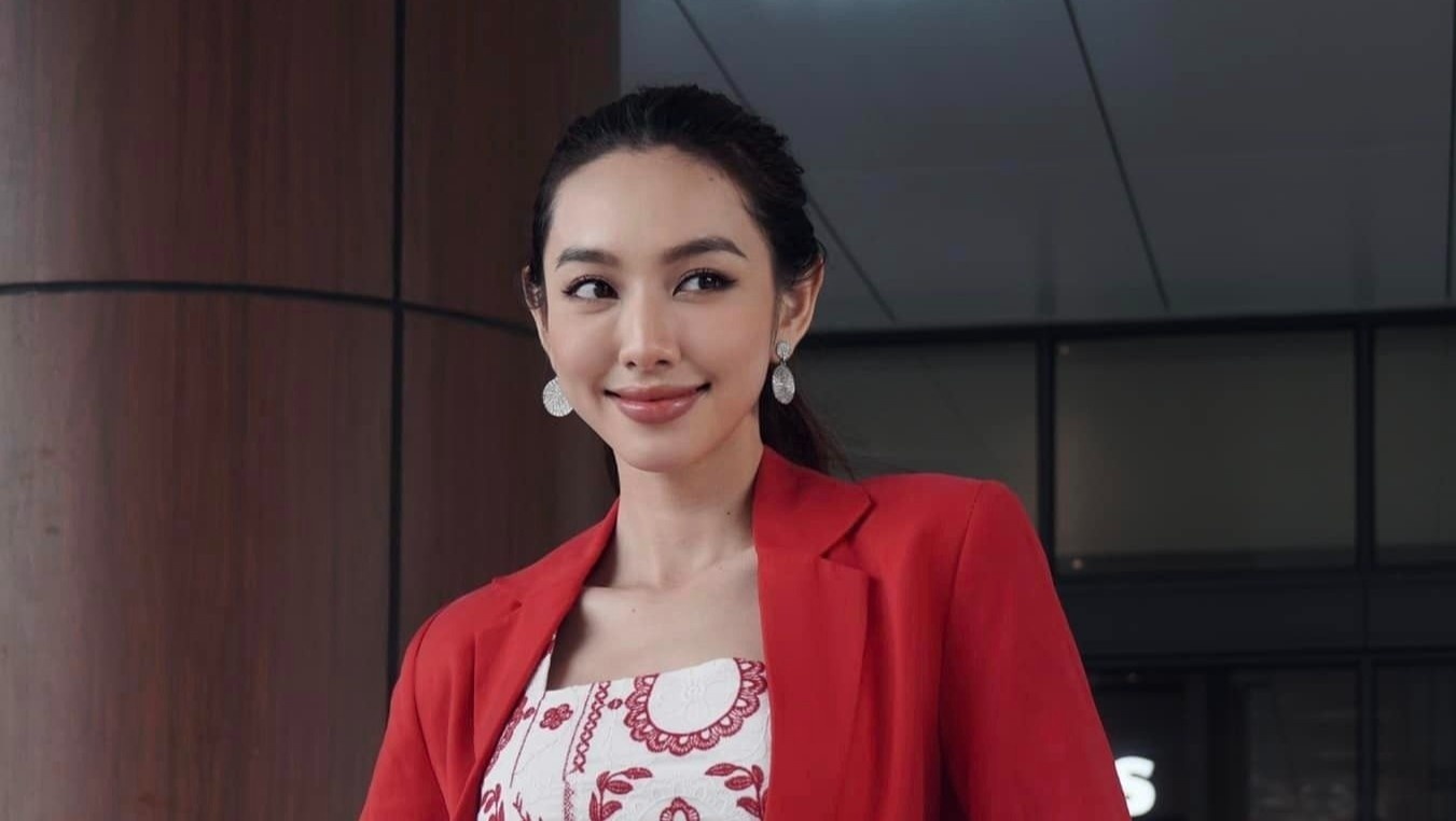 Thuy Tien xuong phong do vi trang phuc tham lam hinh anh