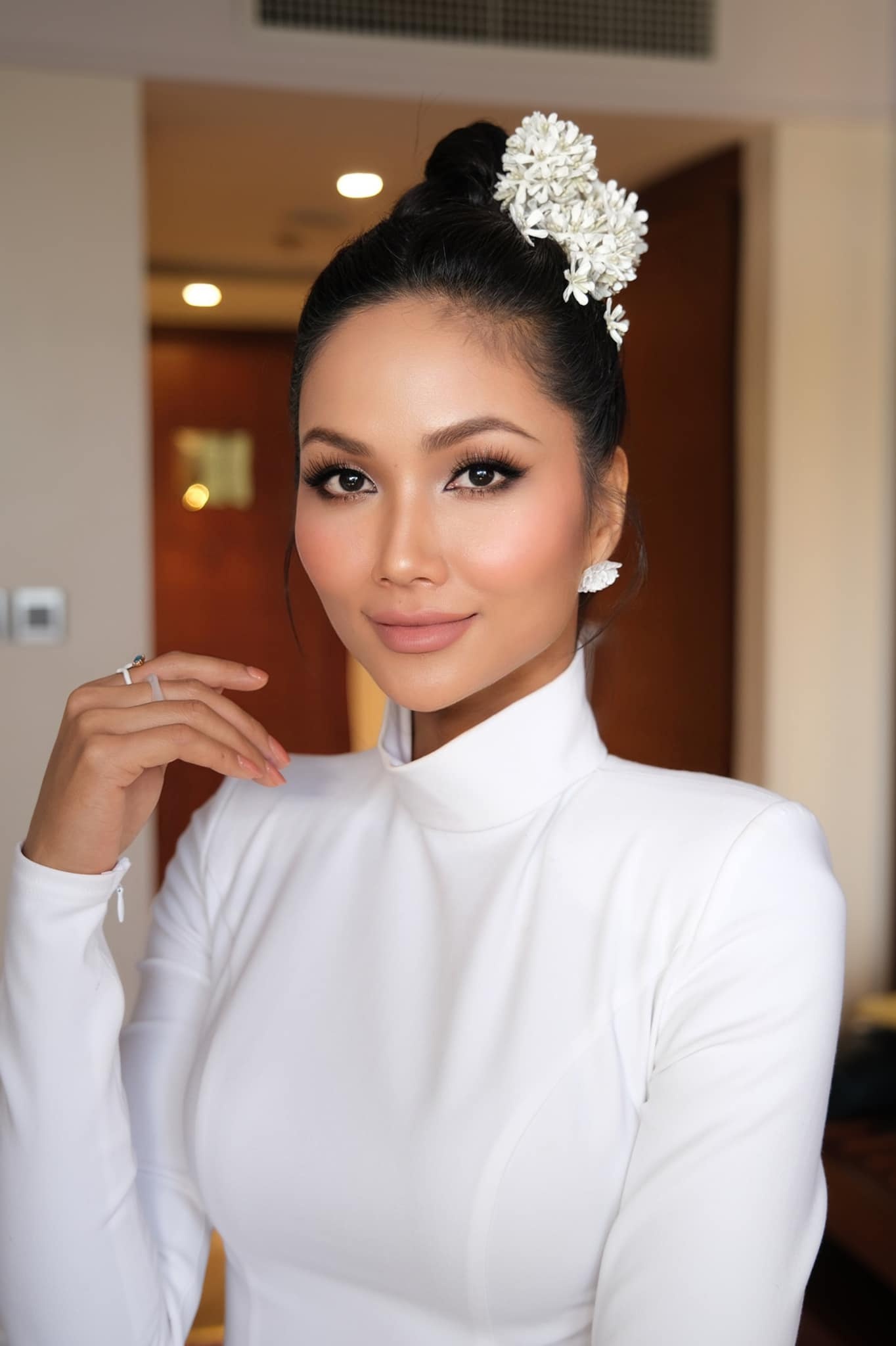 H'hen Nie,  Thoi trang Sao anh 4