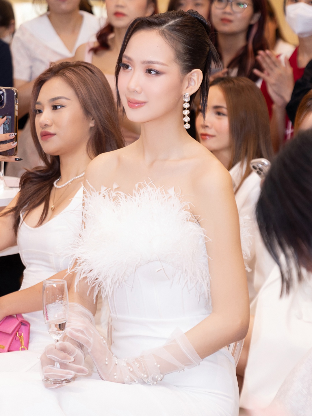 Khả Ngân, Phương Nhi, Thùy Tiên ảnh 8 Kha Ngan, Phuong Nhi, Thuy Tien anh 8