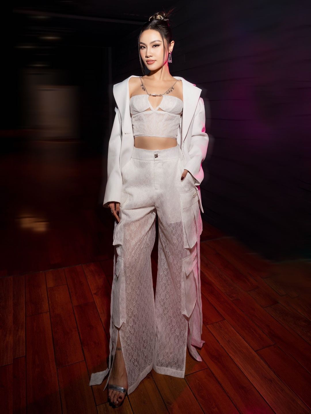 Tieu vy,  Le Duong Bao Lam,  Midu anh 6