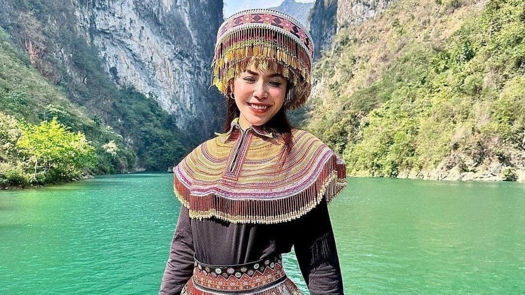 Minh Tu duoc khen vi khong mac do Mong Co chup anh o song Nho Que hinh anh