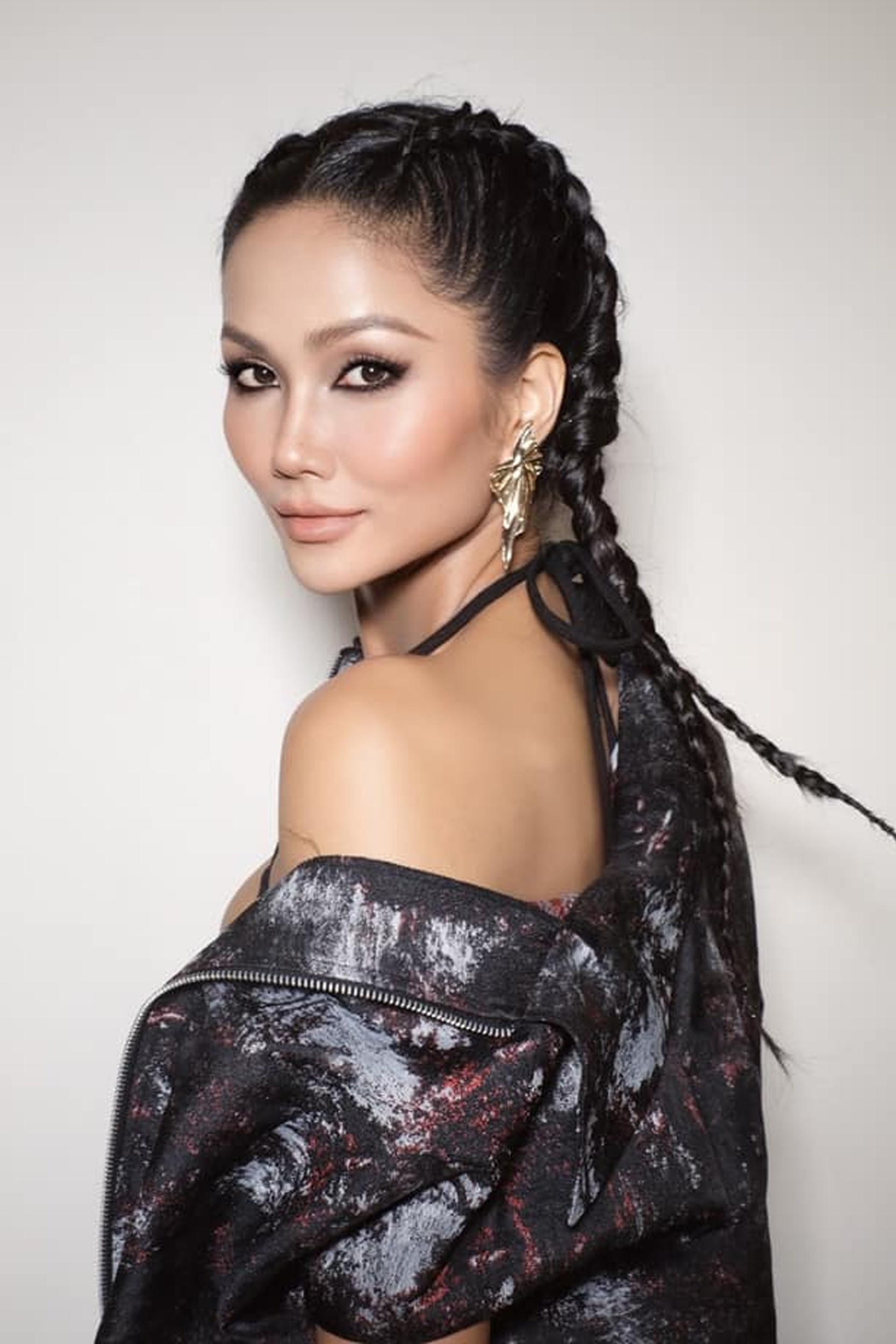 Minh Hang che bung bau anh 3