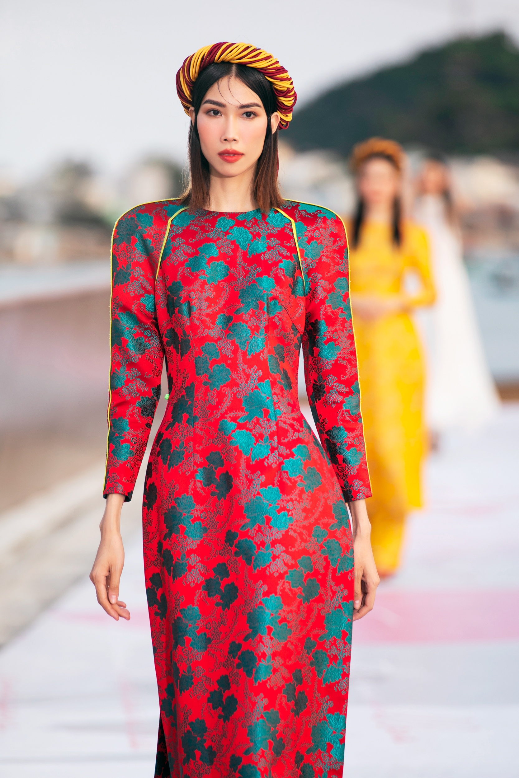 Ngoc Chau va me anh 3