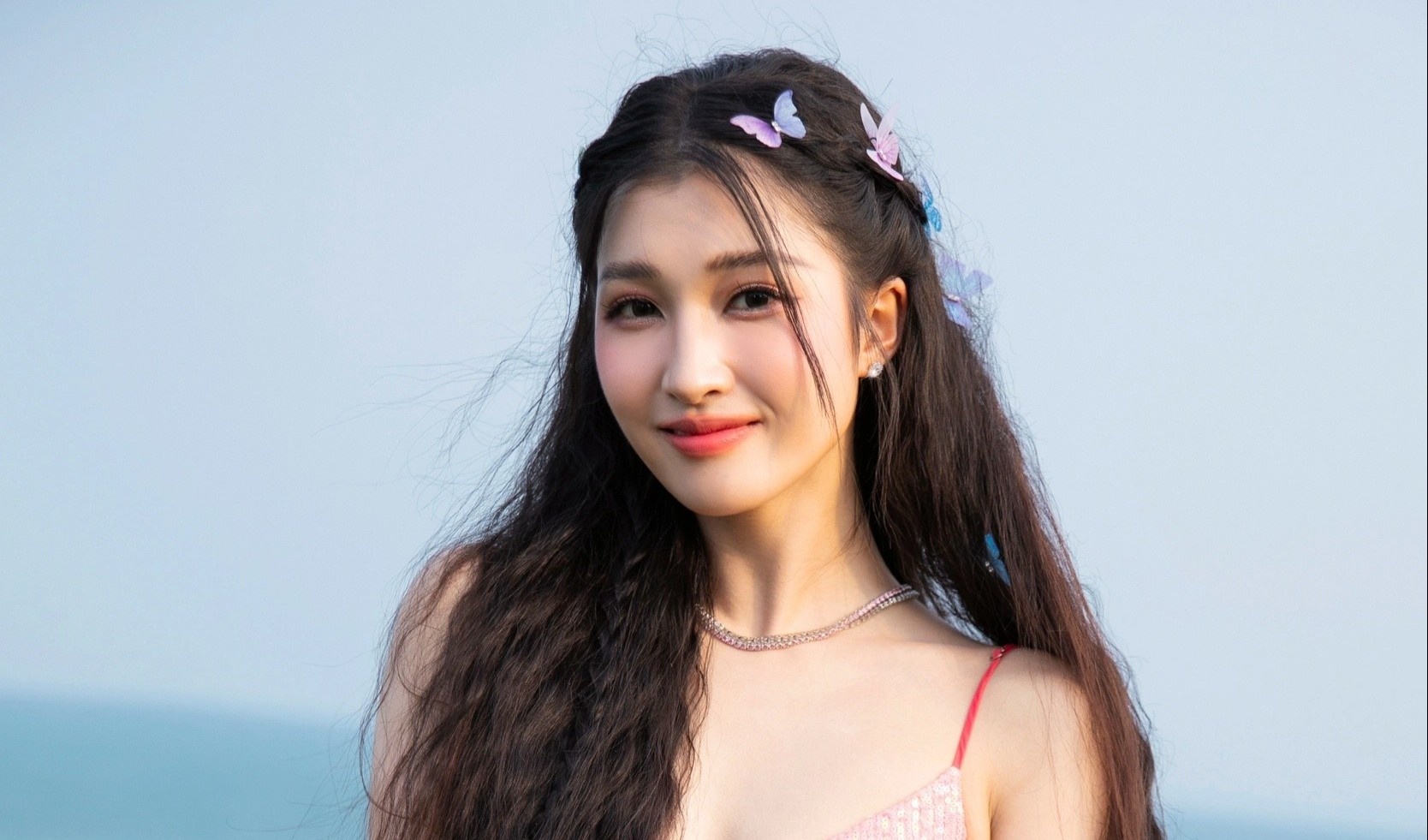 Phuong Nhi vuot Duong Hoang Yen o Carpet Check nho hoa bup be hinh anh