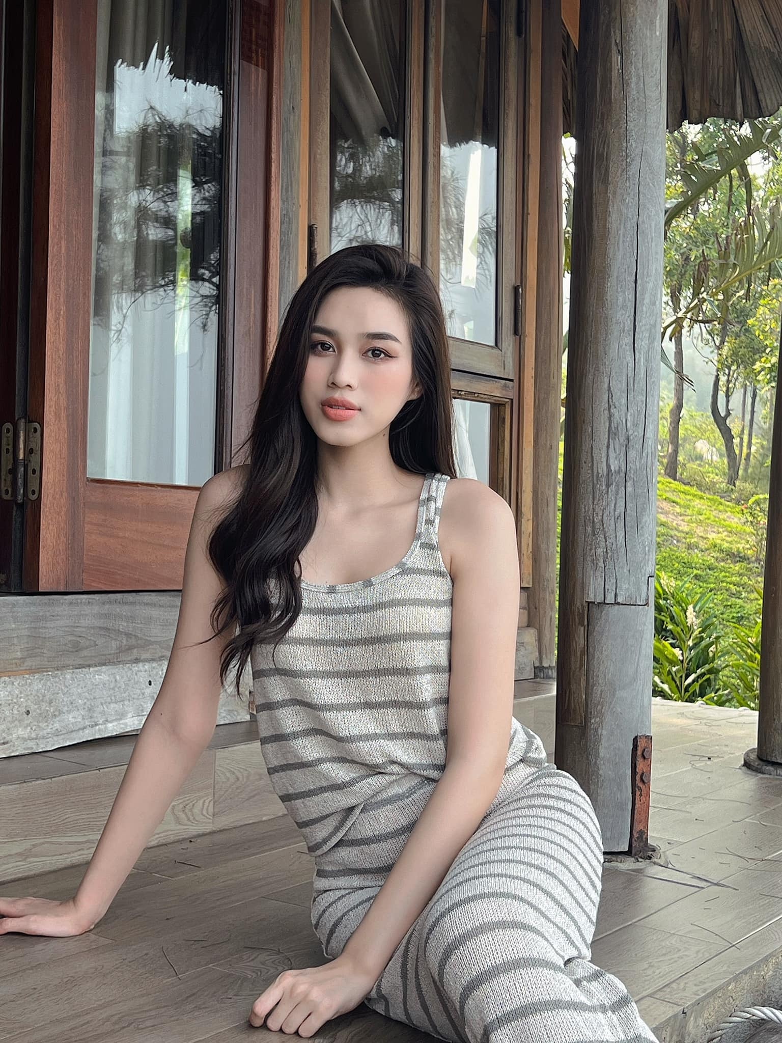 Do Thi Ha bikini anh 8