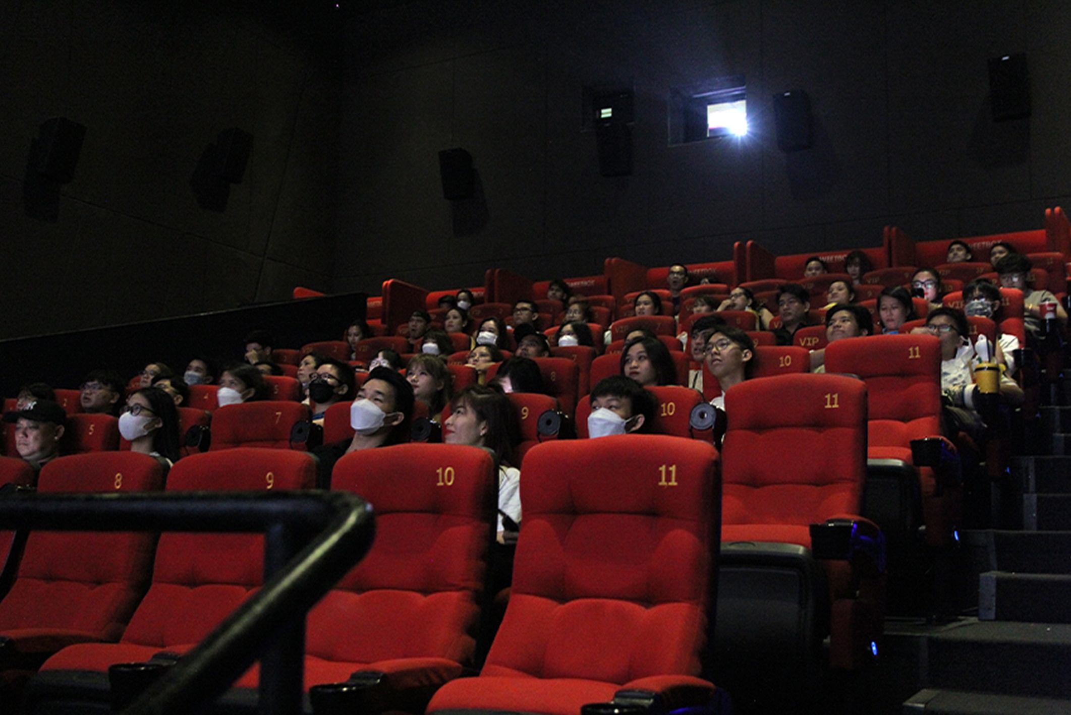 Ly Hai Lat mat anh 6