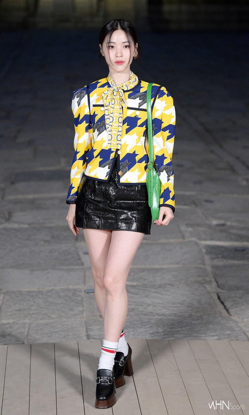 Son Tung Gucci anh 6