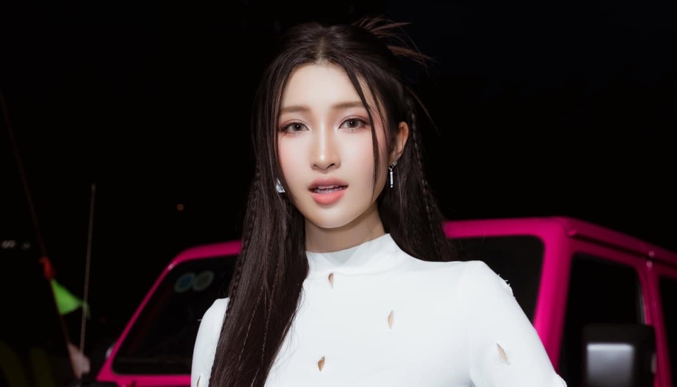 Phuong Nhi xuong phong do vi chon sai giay hinh anh