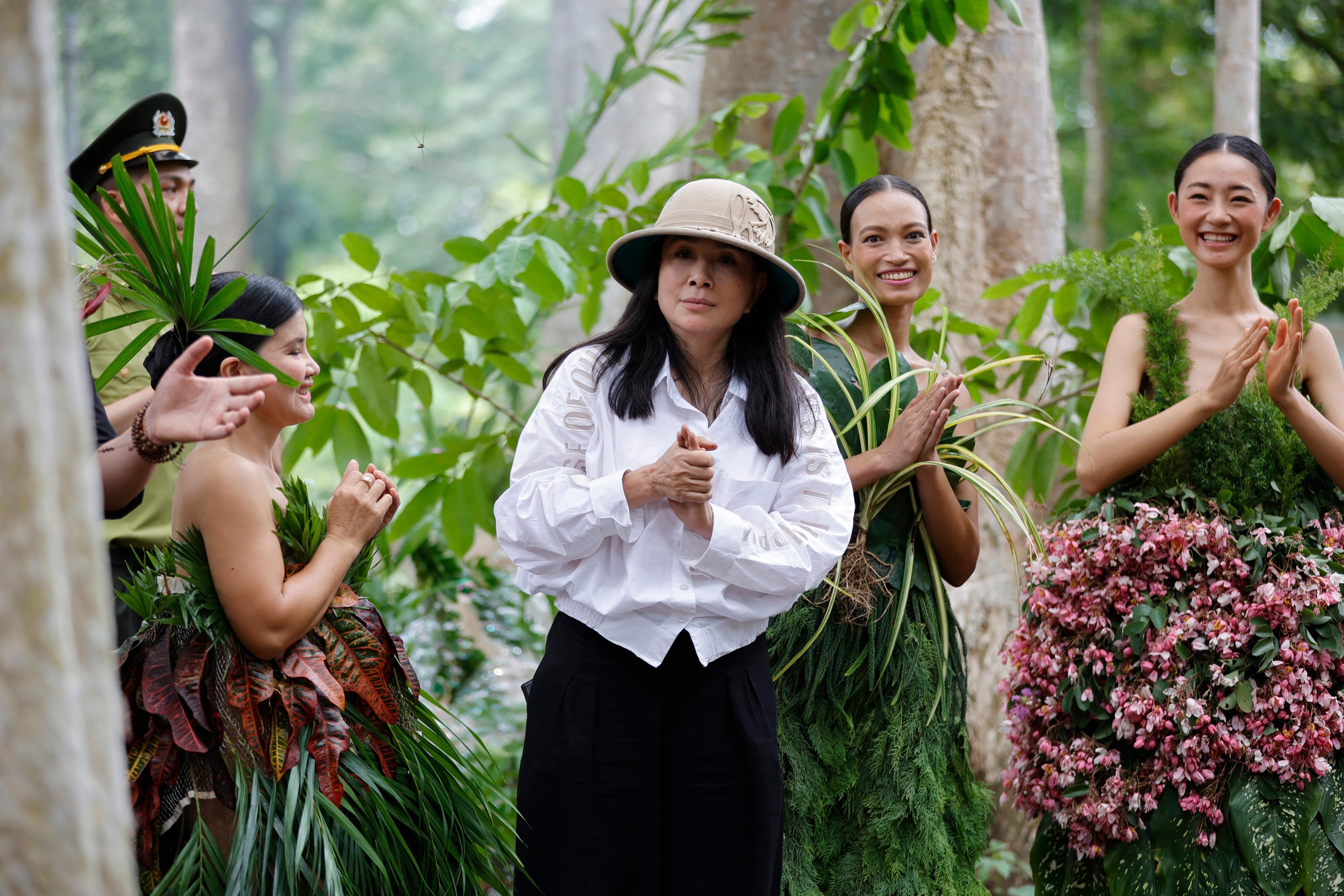 Linh Nga cattwalk anh 9