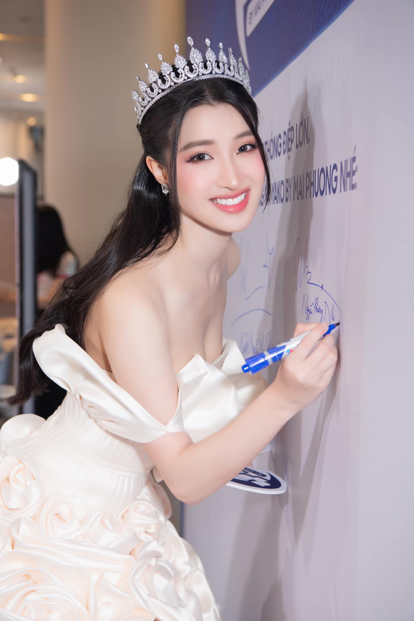 Thoi trang Ngoc Chau anh 8