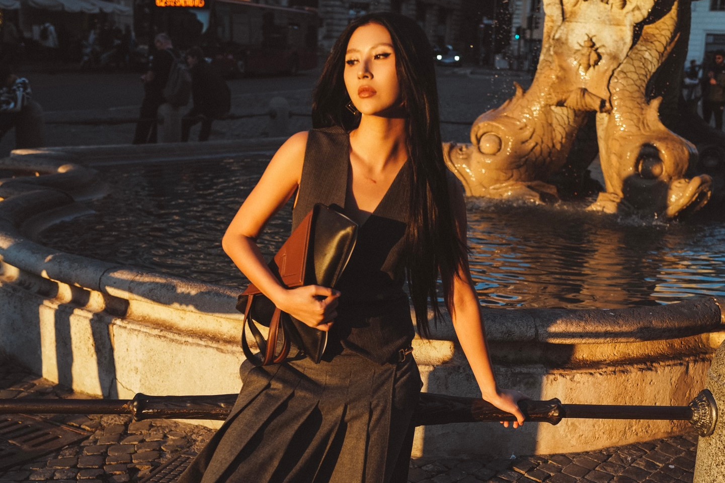 Quynh Anh Shyn: 'Di tuan le thoi trang chinh la di hoc' hinh anh