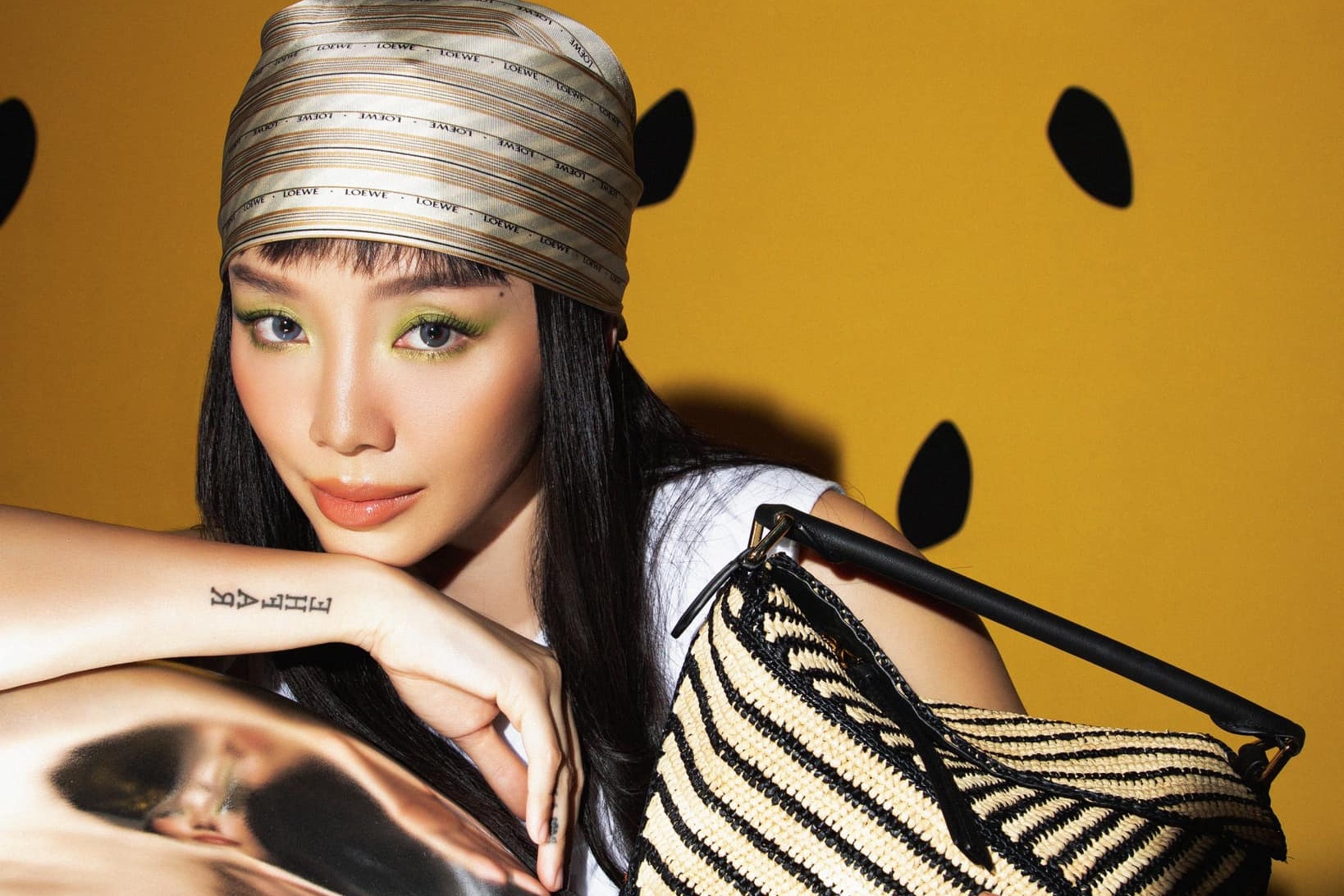 Toc Tien mac xung dot hinh anh