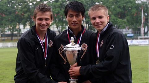 Mac Hong Quan va ky niem ve World Cup o chau Au hinh anh