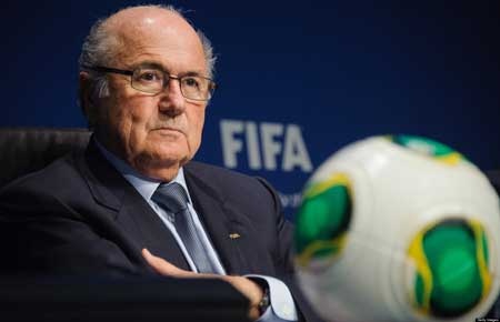 Chu tich FIFA chia buon ve su ra di cua danh thu Tam Lang hinh anh