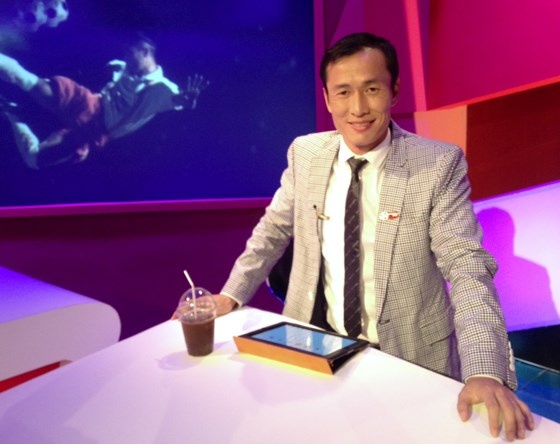 Cuu tuyen thu Dang Phuong Nam lam tro ly cho HLV Miura hinh anh