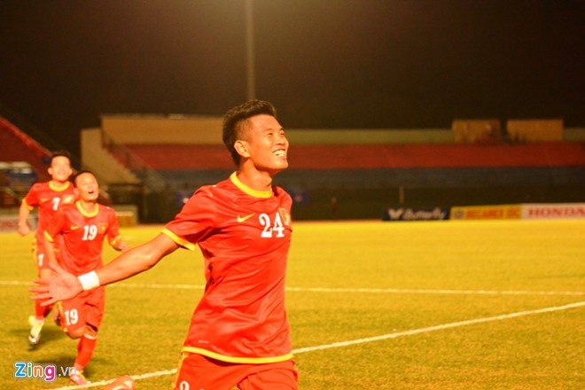 Chuyen gia than trong voi chien thang 6 sao cua DTVN hinh anh