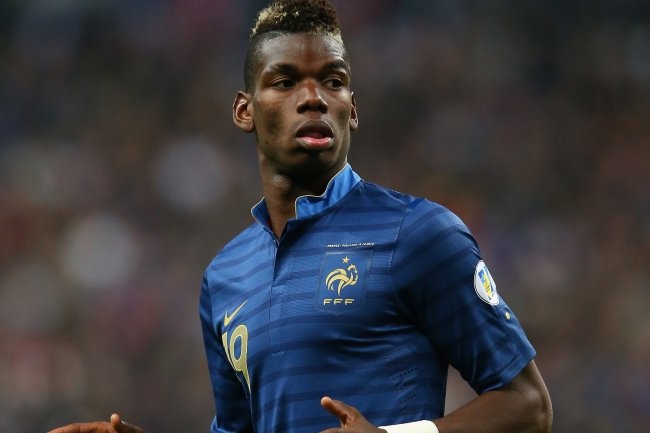 Còn bên phía tuyển Pháp là Paul Pogba.