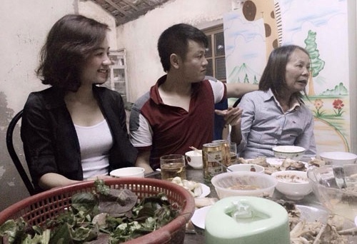 Ba nguoi phu nu trong cuoc doi cua Van Quyen hinh anh