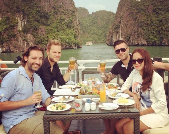 Thông qua ông xã Danny van Bakel, DJ Myno cũng hiểu thêm về đất nước, con người và bóng đá Hà Lan