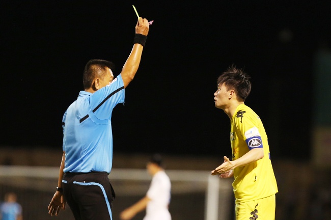 Giam sat Doan Phu Tan: 'Trong tai dung khi phat Cong Vinh' hinh anh