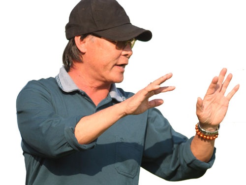 HLV Thanh Vinh: ‘Cau thu ngay cang tinh vi va thu doan hon' hinh anh