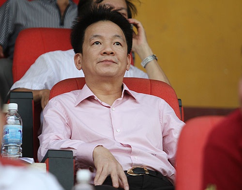 Tuy đội nhà giành chiến thắng nhưng bầu Hiển vẫn rất lo lắng cho chặng đường còn lại của Hà Nội T&T.