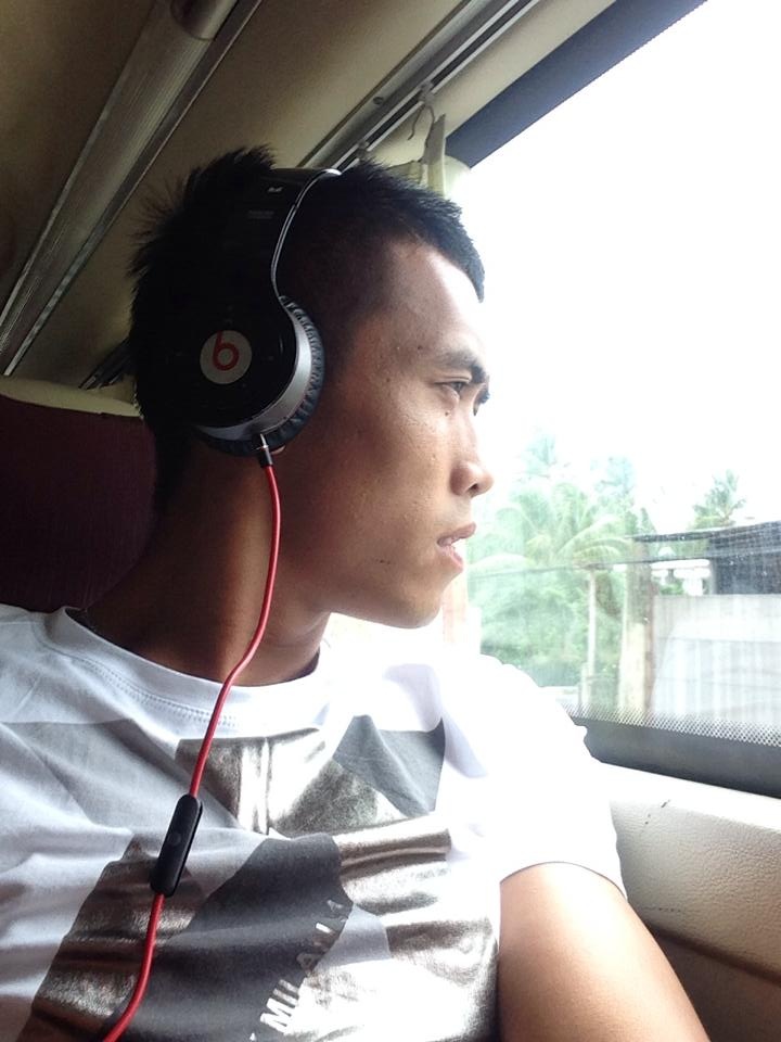 Công Thành bắt xe đò từ Bến Tre sang Long Xuyên và ăn ở nhờ nhà bạn bè để được gặp lãnh đạo CLB An Giang.