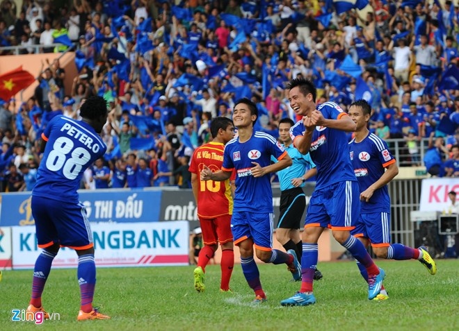 CLB Quang Ninh bong thanh dai gia nho cong ty vang tai tro hinh anh