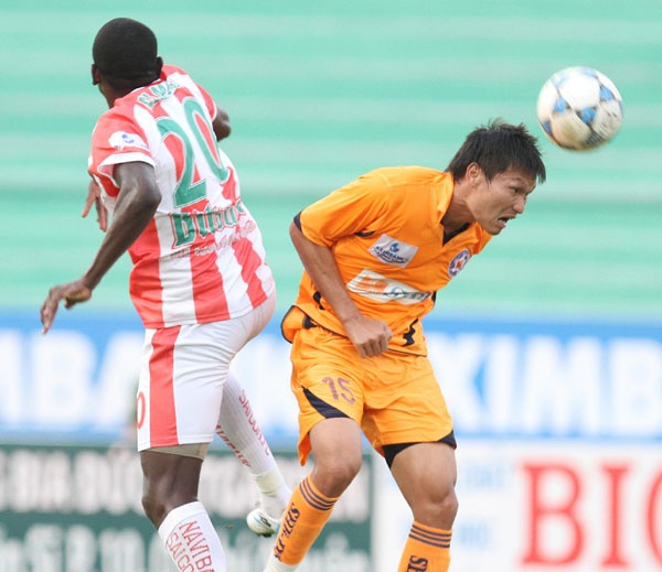 Trần Hải Lâm được xem như hòn đá tảng ở trung tâm hàng phòng ngự SHB.Đà Nẵng