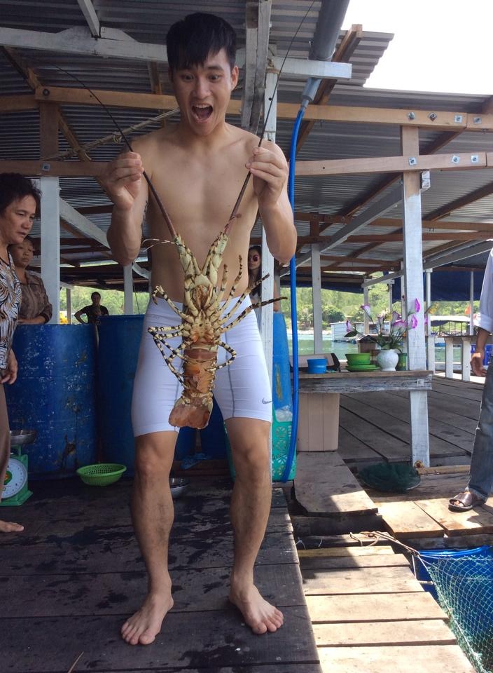 Công Vinh rất thích thú với cảm giác thoải mái này. Ảnh: FBNV