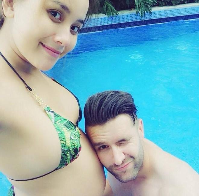 ... cho đến khi DJ Myno mang bầu, cặp đôi đã xuất hiện trong rất nhiều bức hình