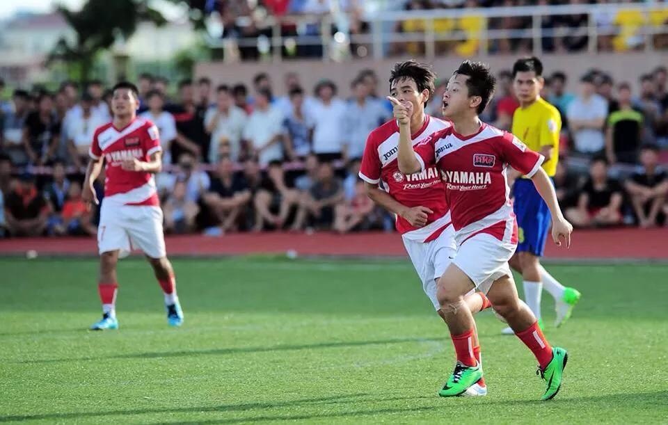 Sở dĩ Tuấn Hưng tự tin như vậy là ở vòng đấu trước, đội bóng do anh làm chủ tịch kiêm đội trưởng đã giành chiến thắng 4-1 trước FC Triều Khúc.