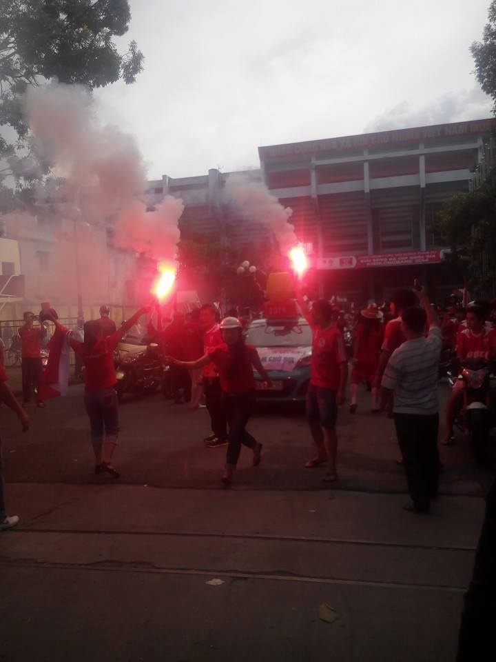 Tất nhiên không thể thiếu