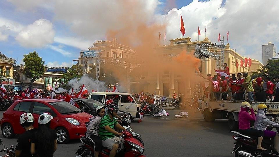 Quảng trường trước cửa Nhà hát lớn Hải Phòng