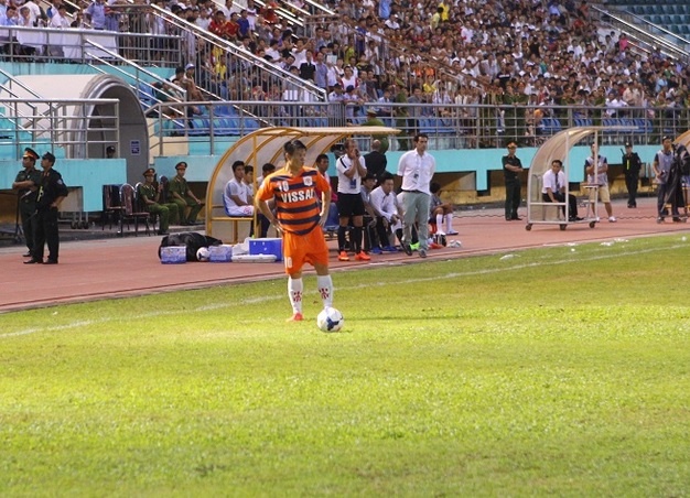 Van Quyen mo nhat, Buu Ngoc sai lam tran Ninh Binh thua 2-4 hinh anh