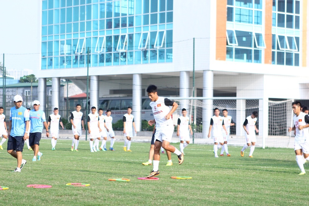 Các cầu thủ được yêu cầu vận động liên tục với cường độ cao.