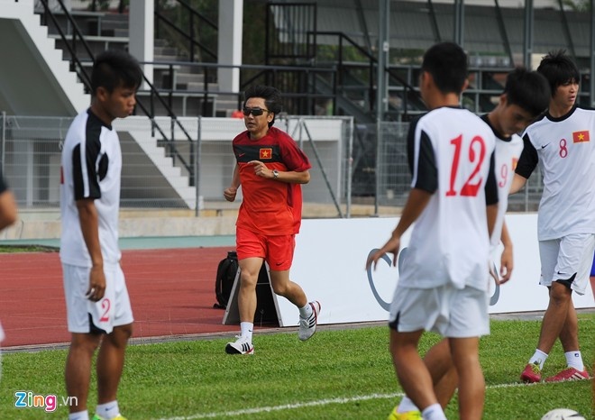 HLV Miura từng cất công sang Brunei theo dõi các cầu thủ U19 Việt Nam thi đấu.