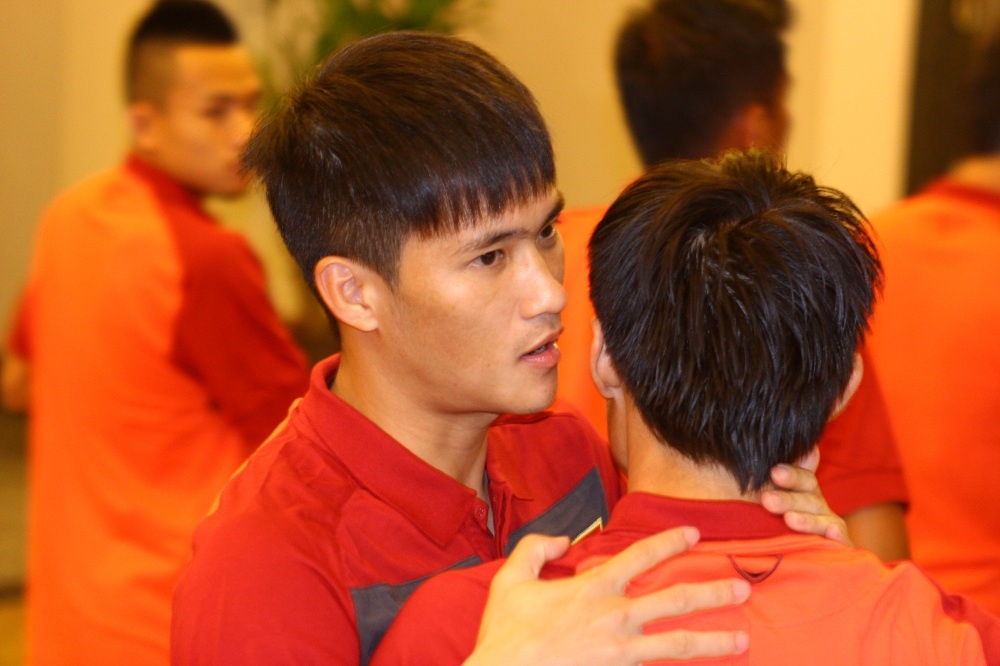 Cong Vinh hao huc hoi quan DTQG hinh anh