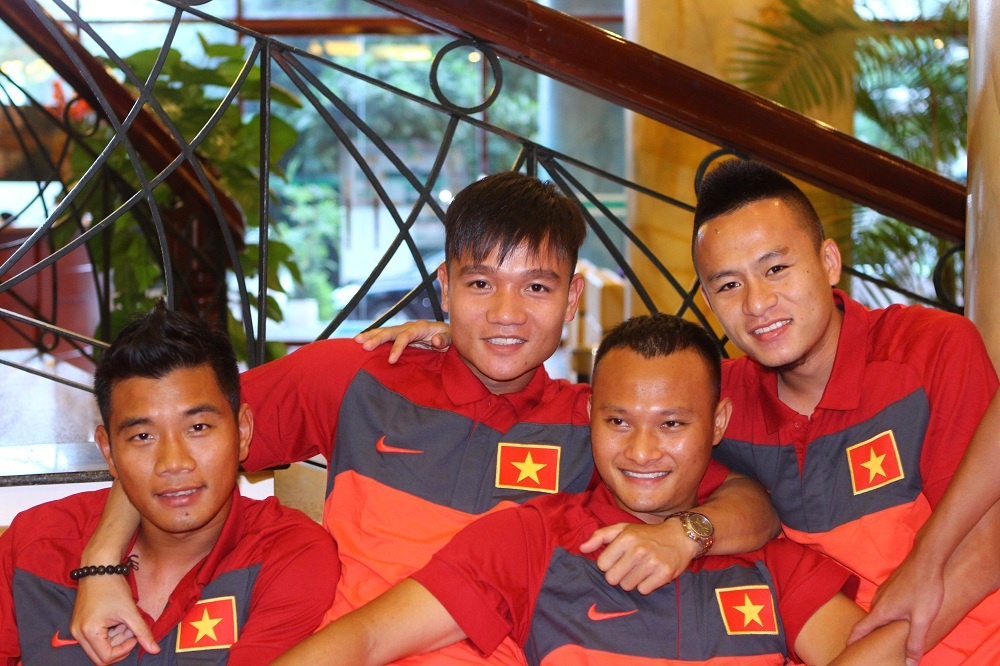 Không riêng gì Công Vinh, tất cả đều tỏ ra rất vui vẻ và háo hức.