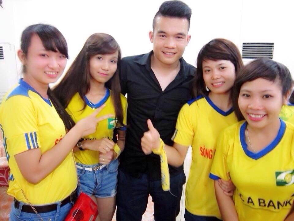 Ở SLNA, Hoàng Thịnh có lẽ chỉ xếp sau người đàn anh Công Vinh về mức độ được các fan hâm mộ.