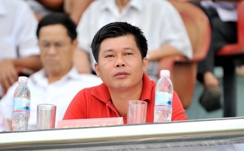 Bau Truong: 'Toi dang can nhac viec rut khoi bong da' hinh anh