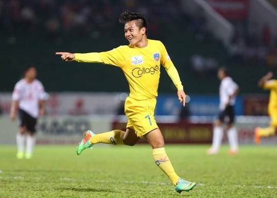 Thanh Trung cũng thích kiểu tóc Ronaldo nhưng phần mái để hơi dài.