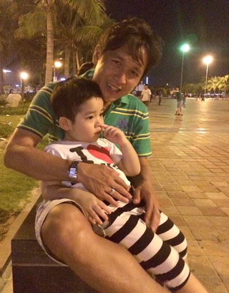 Cựu thủ quân đội tuyển Việt Nam, Nguyễn Minh Phương là người chồng, người cha hết sức mẫu mực.